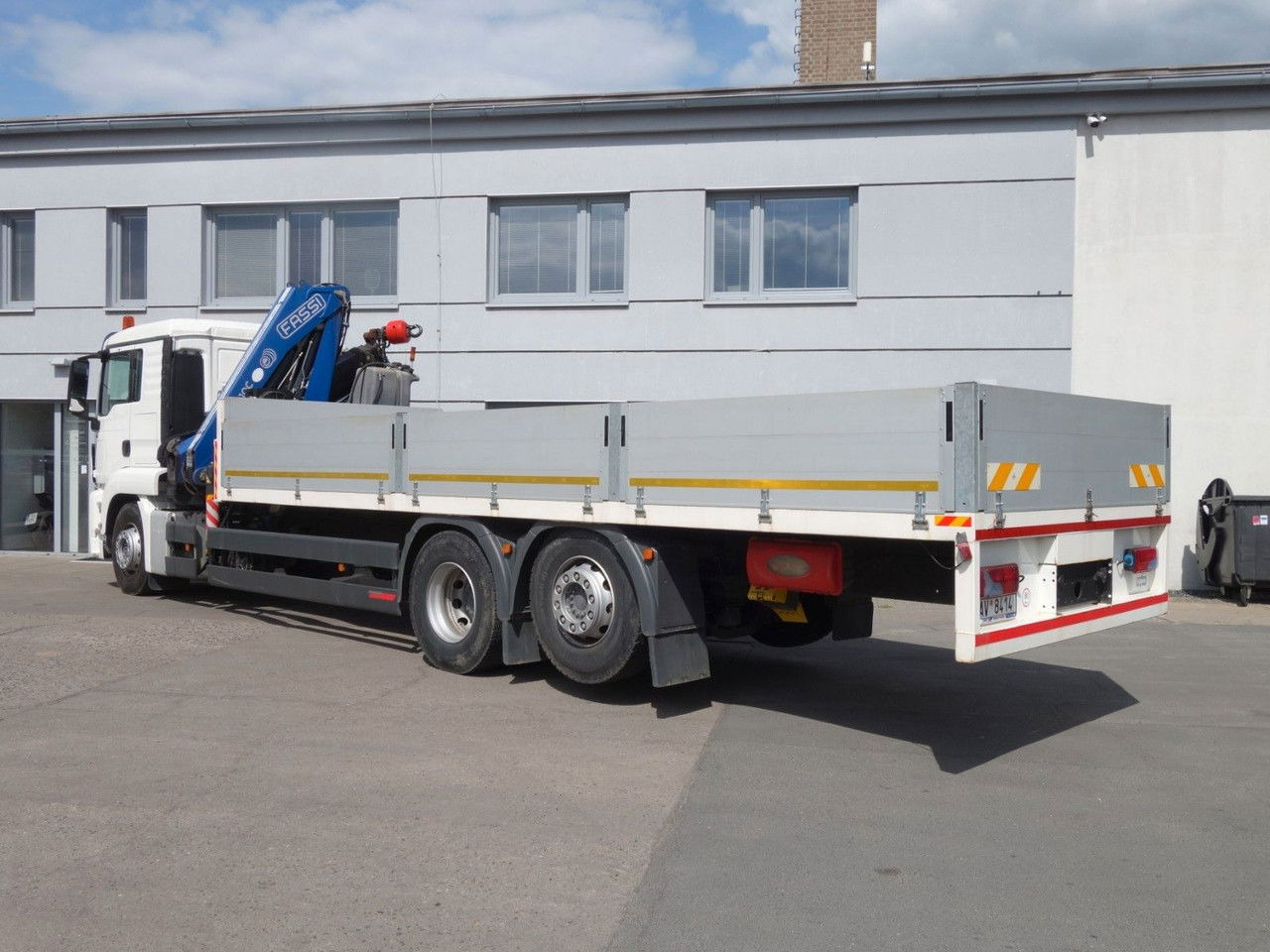 MAN TGS 26.360 FG 6x2 mit Fassi F210C - Kamion sa dizalicom: slika 4 MAN TGS 26.360 FG 6x2 mit Fassi F210C - Kamion sa dizalicom: slika 4