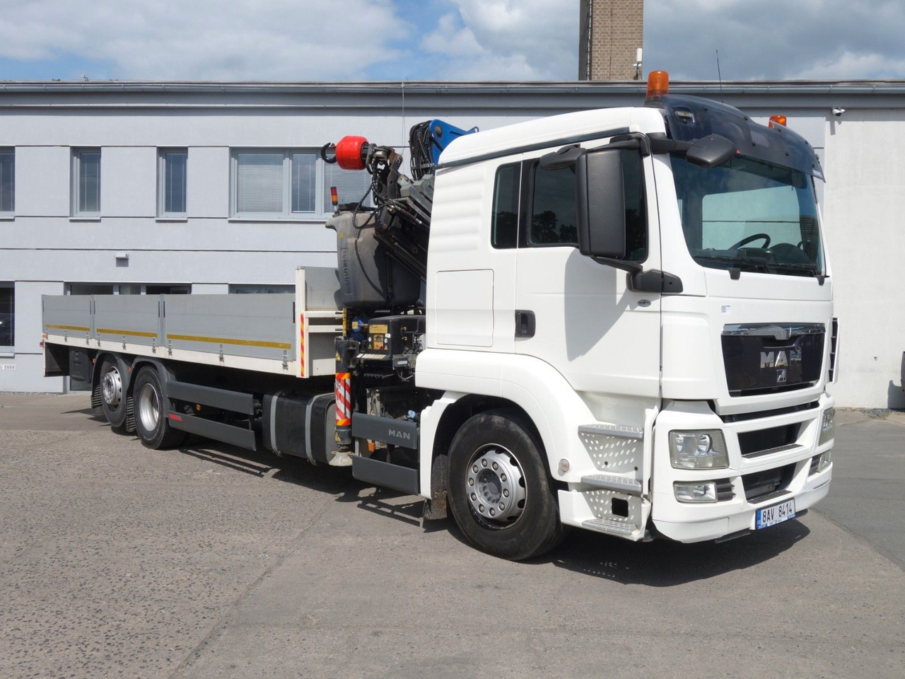 MAN TGS 26.360 FG 6x2 mit Fassi F210C - Kamion sa dizalicom: slika 3 MAN TGS 26.360 FG 6x2 mit Fassi F210C - Kamion sa dizalicom: slika 3