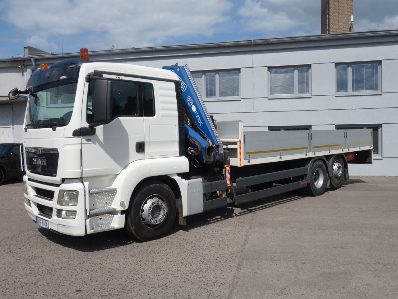 MAN TGS 26.360 FG 6x2 mit Fassi F210C - Kamion sa dizalicom: slika 1 MAN TGS 26.360 FG 6x2 mit Fassi F210C - Kamion sa dizalicom: slika 1