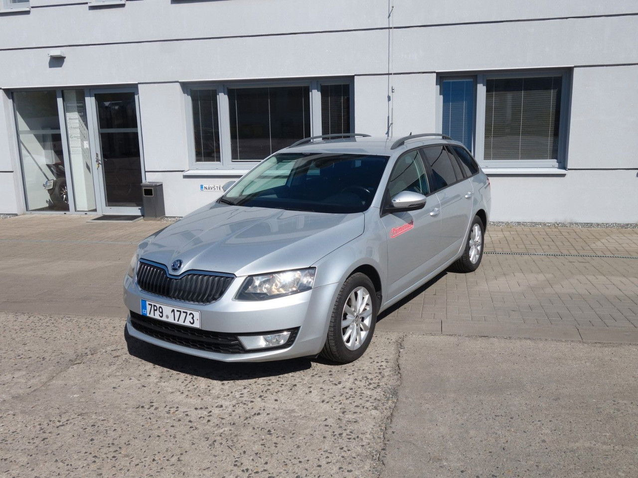 Škoda Octavia Combi Ambition 1,6 TDI, DSG, Navi, Clima - Karavan: slika 1 Škoda Octavia Combi Ambition 1,6 TDI, DSG, Navi, Clima - Karavan: slika 1