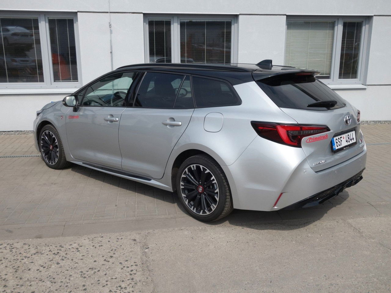 Toyota Corolla Touring 2,0 Hybrid GR Sport - Karavan: slika 5 Toyota Corolla Touring 2,0 Hybrid GR Sport - Karavan: slika 5