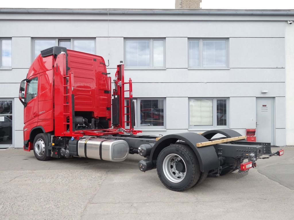 Volvo FH 13 XL 460 TC Neue fur Kassbohrer,Rolfo, Rimo - Kamion sa golom šasijom i zatvorenom kabinom: slika 4 Volvo FH 13 XL 460 TC Neue fur Kassbohrer,Rolfo, Rimo - Kamion sa golom šasijom i zatvorenom kabinom: slika 4
