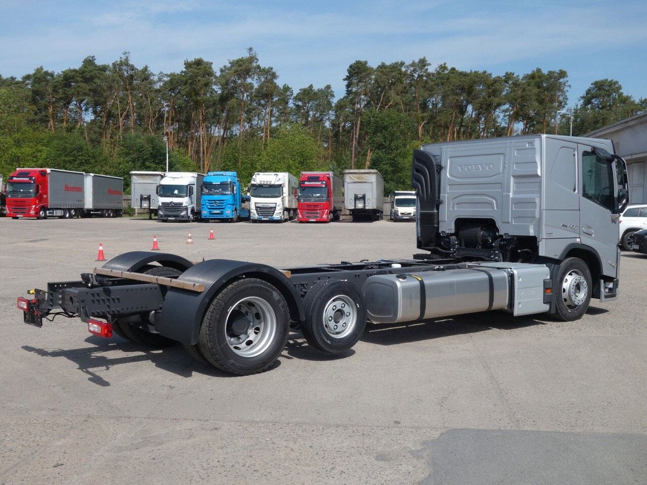 Volvo FM 460 FM13 6x2 Neue RTO , Kassbohrer, Rolfo, Rimo - Kamion sa golom šasijom i zatvorenom kabinom: slika 4 Volvo FM 460 FM13 6x2 Neue RTO , Kassbohrer, Rolfo, Rimo - Kamion sa golom šasijom i zatvorenom kabinom: slika 4
