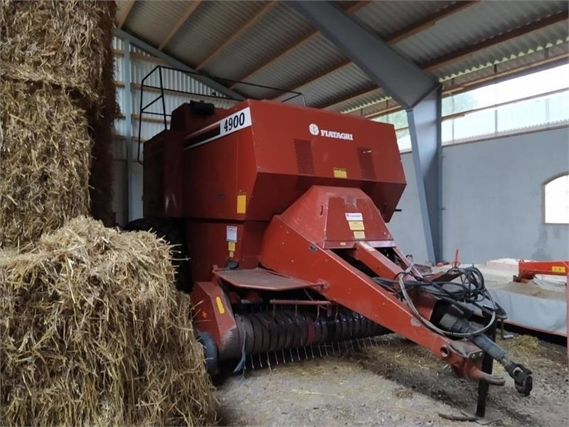 Hesston 4900 - Balirka za kockaste bale: slika 2 Hesston 4900 - Balirka za kockaste bale: slika 2