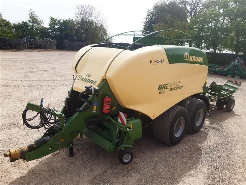 Krone Big Pack 1290 HDP II XC m. Balecollect 1230 - Balirka za kockaste bale: slika 1 Krone Big Pack 1290 HDP II XC m. Balecollect 1230 - Balirka za kockaste bale: slika 1