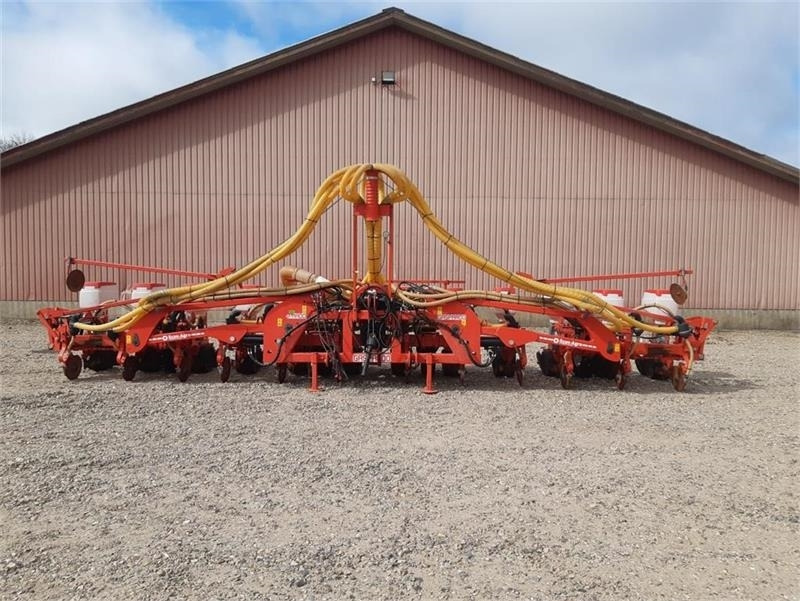 Maschio Gaspardo Manta XL 12 rk med PA1 fronttank - Sejalica: slika 3 Maschio Gaspardo Manta XL 12 rk med PA1 fronttank - Sejalica: slika 3