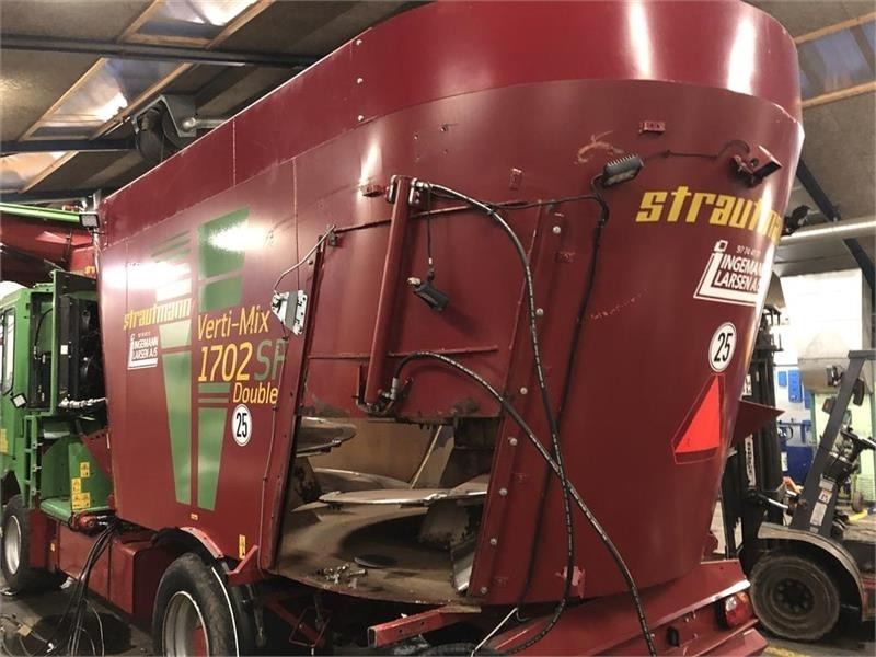 Strautmann Verti-Mix SF1702 Selvkørende blander - Prikolica za mešanje stočne hrane: slika 3 Strautmann Verti-Mix SF1702 Selvkørende blander - Prikolica za mešanje stočne hrane: slika 3