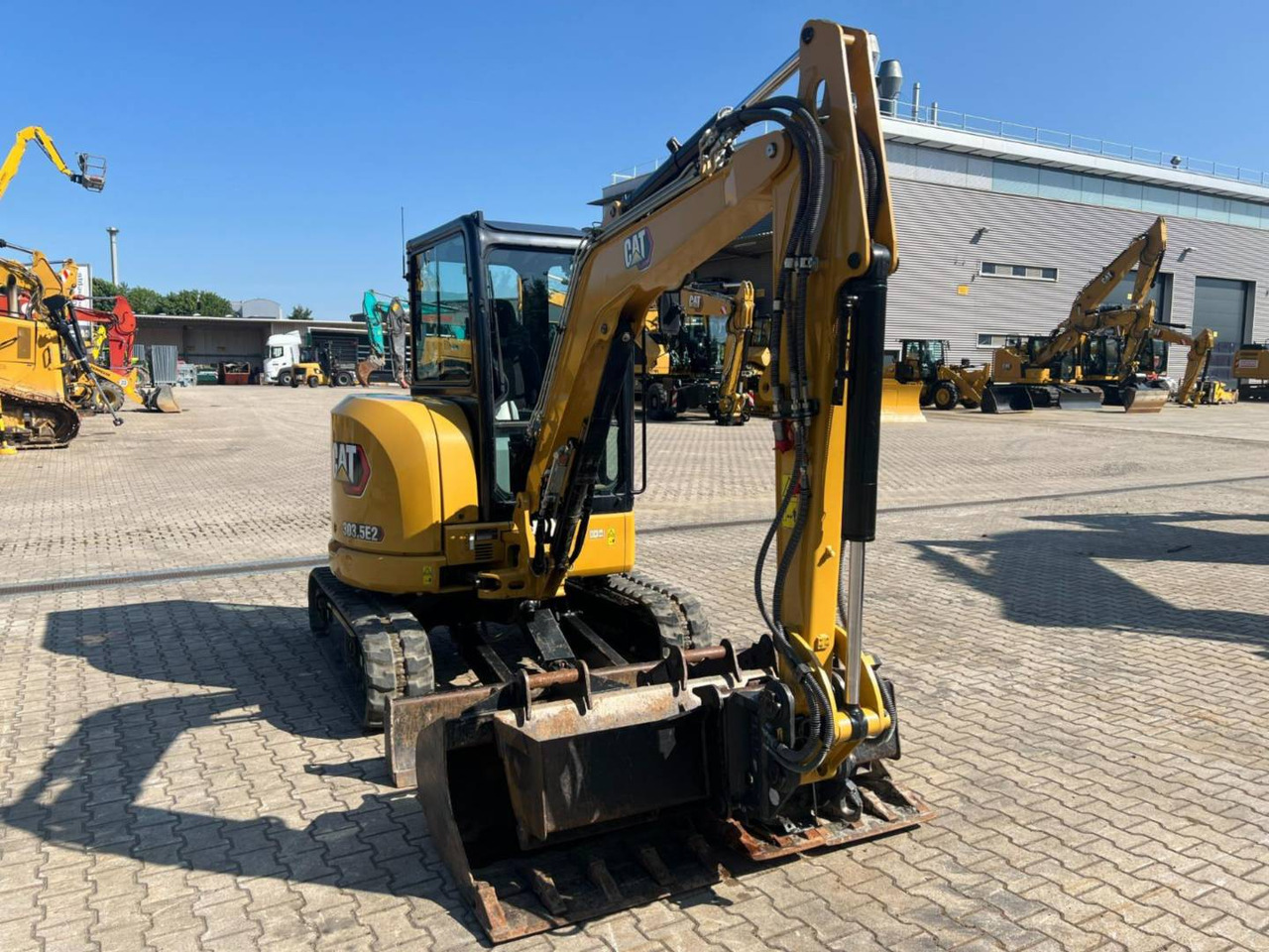 CAT 303.5E2CR - Bager guseničar: slika 2 CAT 303.5E2CR - Bager guseničar: slika 2