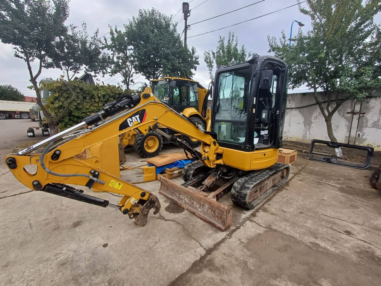 CAT 303ECR - Bager guseničar: slika 1 CAT 303ECR - Bager guseničar: slika 1
