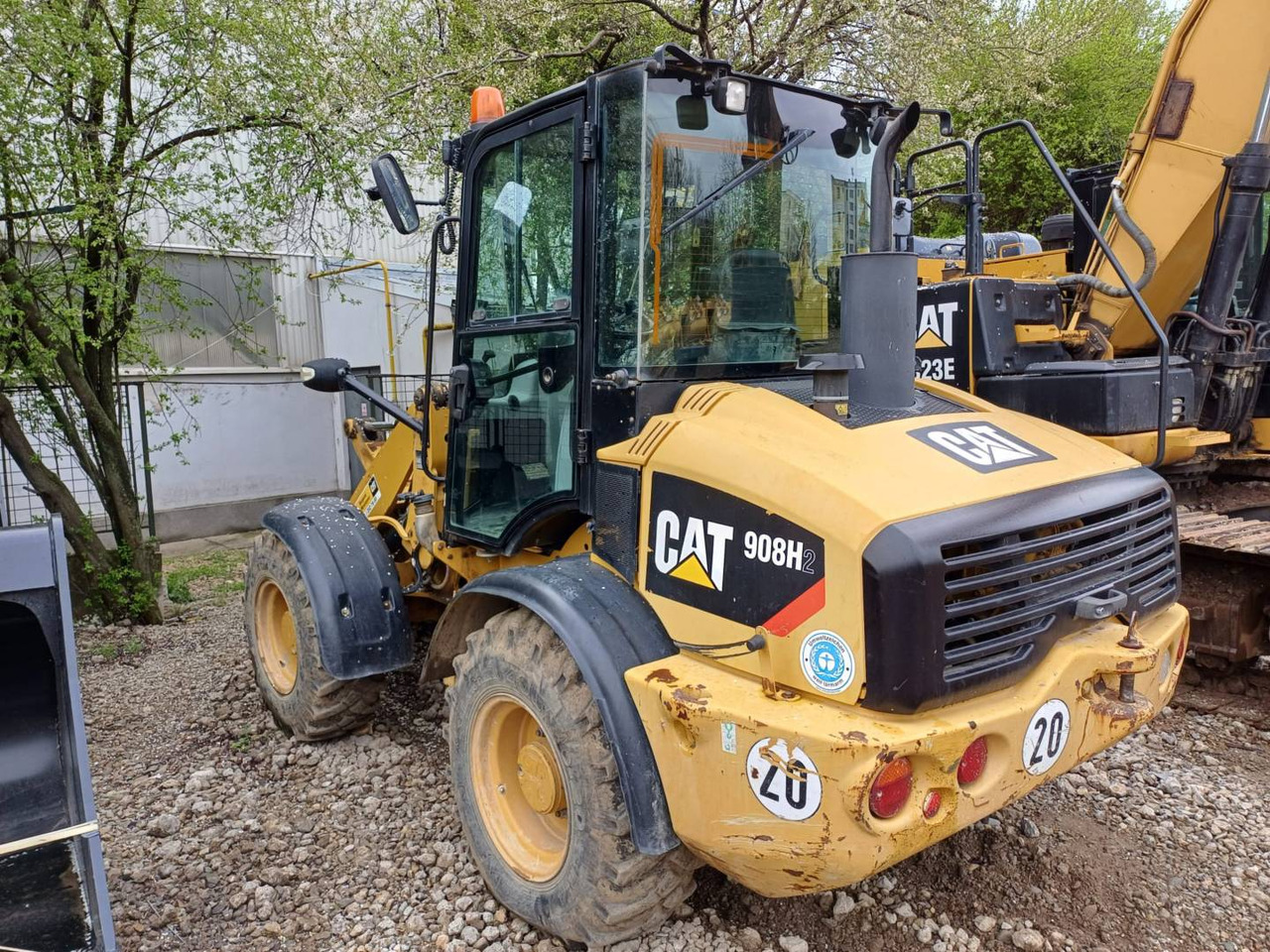 CAT 908H2 - Utovarivač točkaš: slika 4 CAT 908H2 - Utovarivač točkaš: slika 4