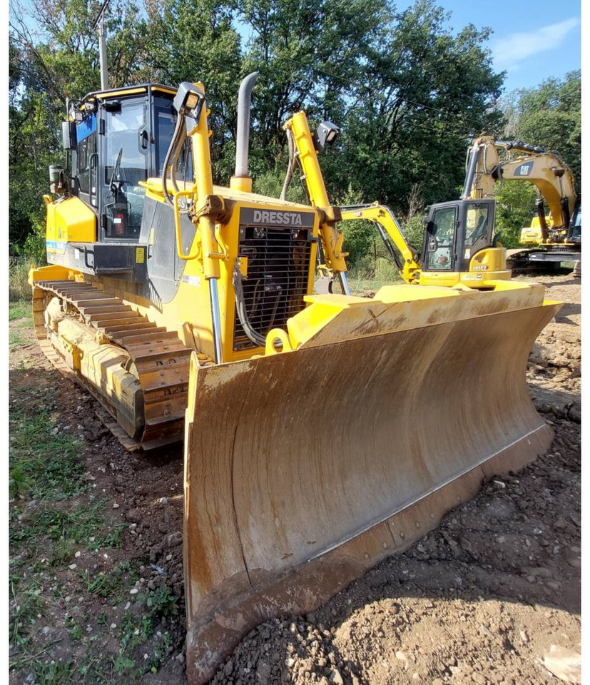 CAT TD-15M - Buldožer: slika 2 CAT TD-15M - Buldožer: slika 2