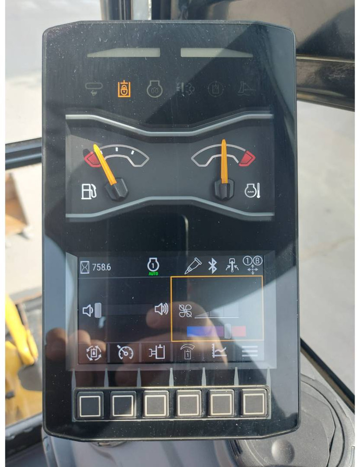 Bager guseničar CAT 301.8: slika 16