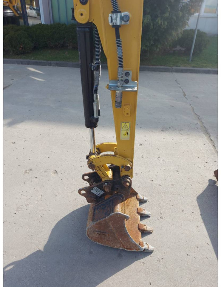 Bager guseničar CAT 301.8: slika 10