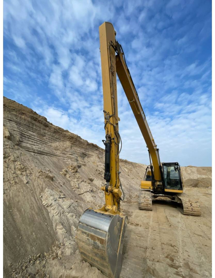 Bager guseničar CAT 320: slika 8