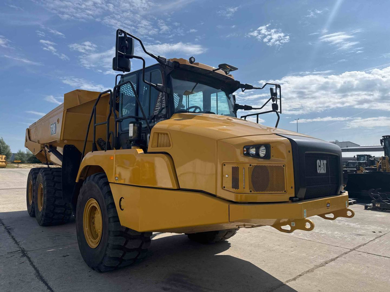 CAT 730 - Zglobni kiper: slika 2 CAT 730 - Zglobni kiper: slika 2