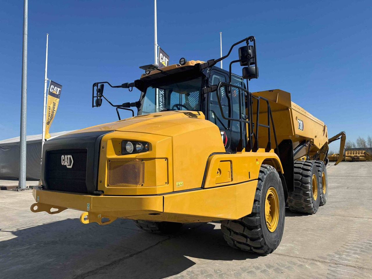 CAT 730 - Zglobni kiper: slika 1 CAT 730 - Zglobni kiper: slika 1