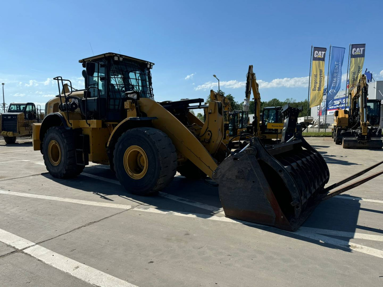 CAT 962M - Utovarivač točkaš: slika 2 CAT 962M - Utovarivač točkaš: slika 2