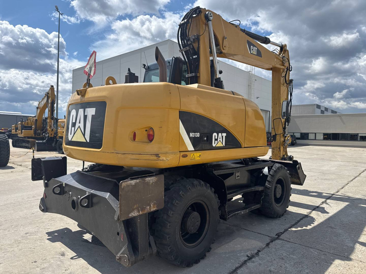 CAT M313D - Bager točkaš: slika 3 CAT M313D - Bager točkaš: slika 3