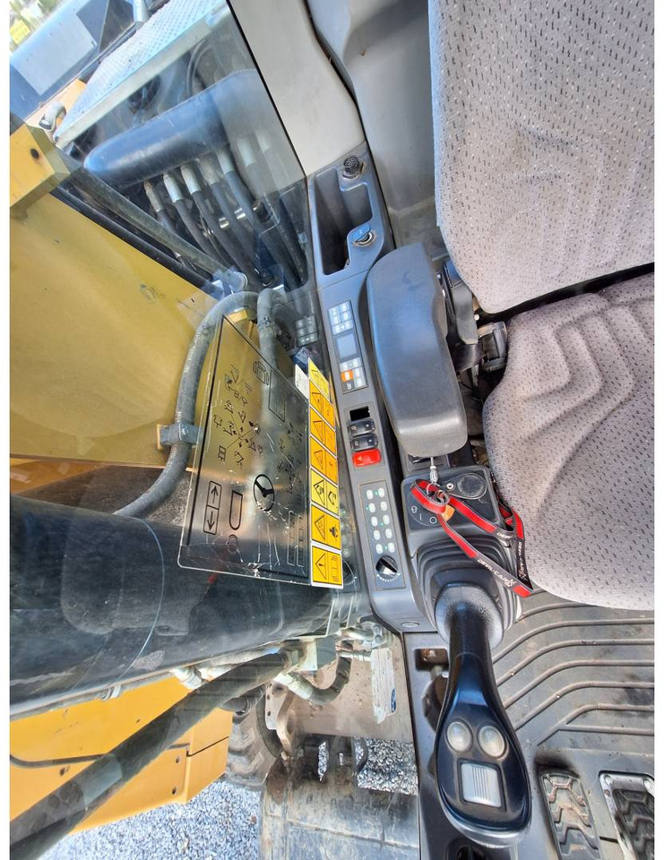 CAT M318F CAT M318F: slika 19