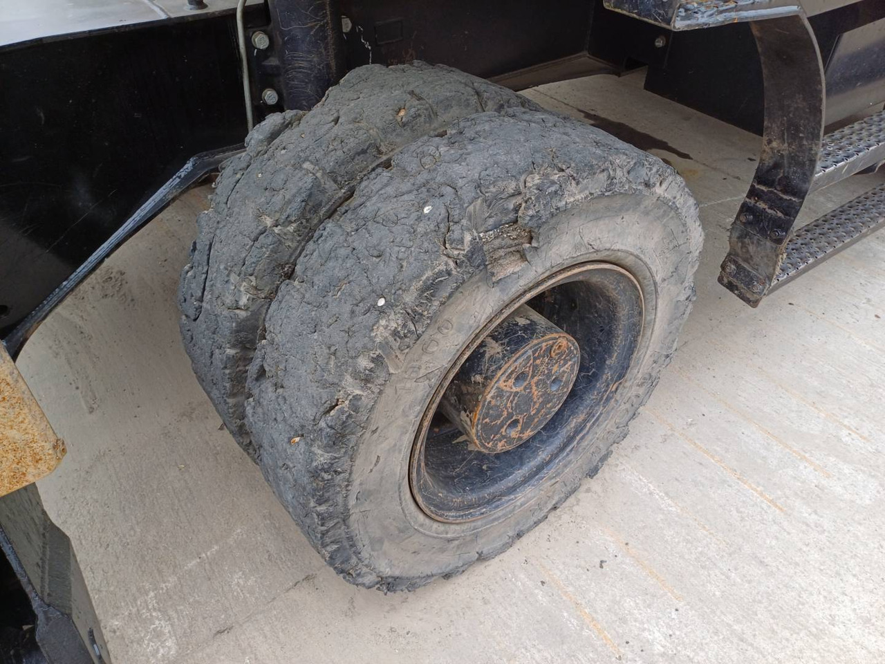 Bager za obradu otpada/ Industrije CAT MH3024: slika 10