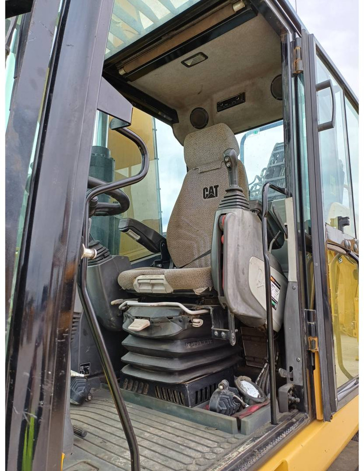 Bager za obradu otpada/ Industrije CAT MH3024: slika 17