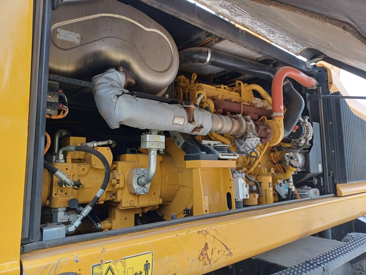 Bager za obradu otpada/ Industrije CAT MH3024: slika 14