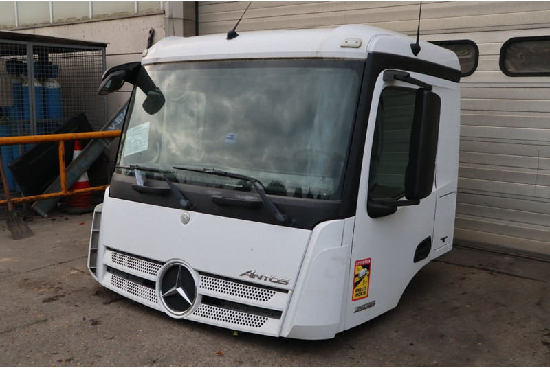 Mercedes-Benz M-CLASSIC 2.3 320MM - Kabina i enterijer za Kamion: slika 2 Mercedes-Benz M-CLASSIC 2.3 320MM - Kabina i enterijer za Kamion: slika 2