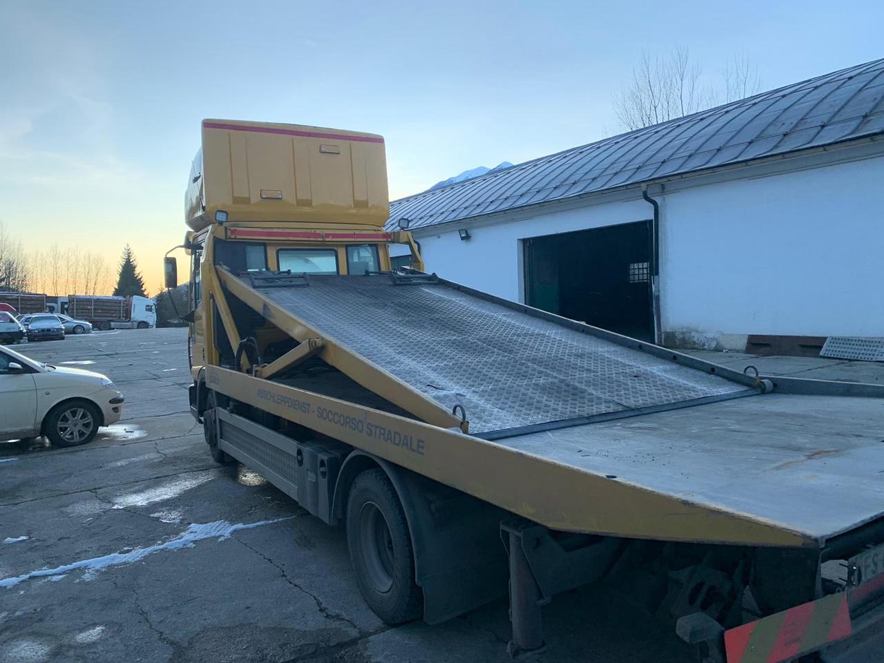Kamion za prevoz automobila IVECO LESO: slika 14