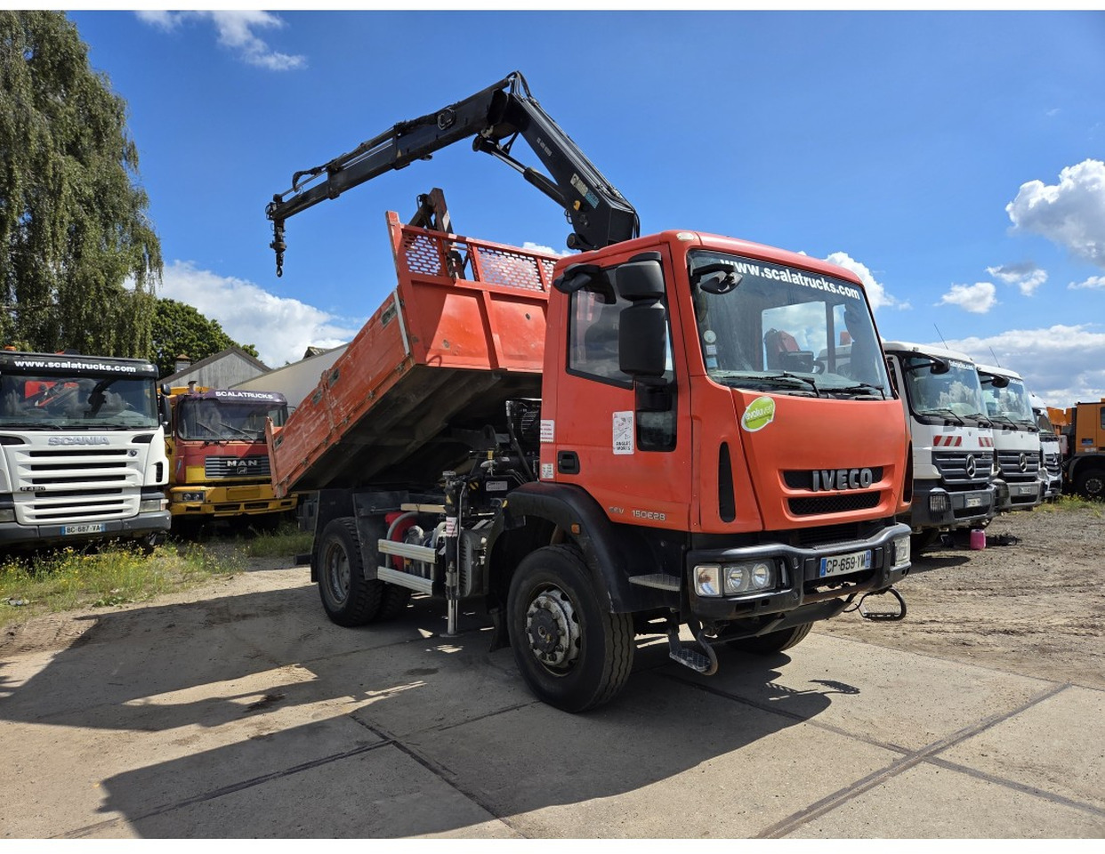 IVECO EUROCARGO 150E28 4X4 TIPPER CRANE HIAB 099 ES-2 - Istovarivač, Kamion sa dizalicom: slika 2 IVECO EUROCARGO 150E28 4X4 TIPPER CRANE HIAB 099 ES-2 - Istovarivač, Kamion sa dizalicom: slika 2