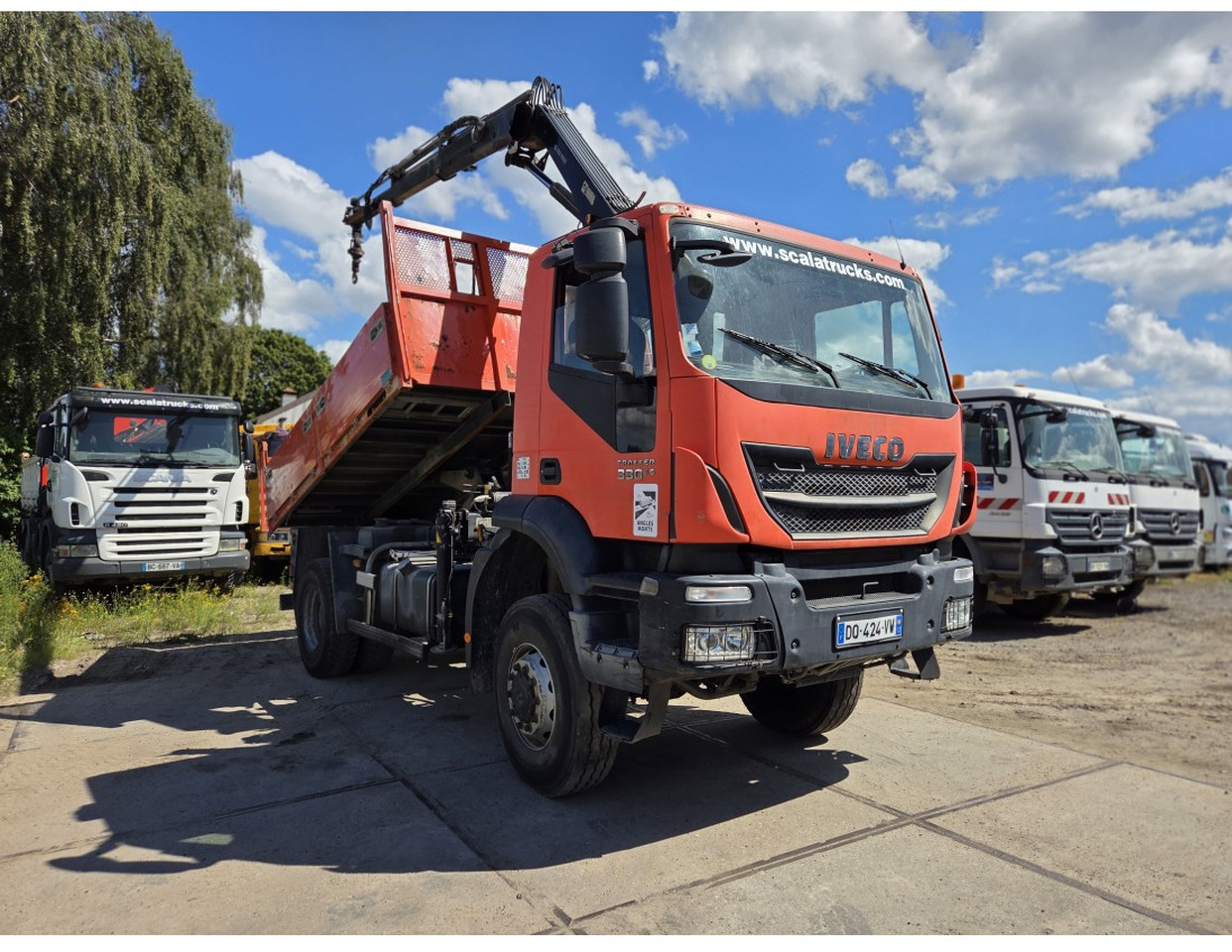 IVECO TRAKKER 330 AD190T33 4X4 TIPPER CRANE HIAB 099 ES-2 - Istovarivač, Kamion sa dizalicom: slika 2 IVECO TRAKKER 330 AD190T33 4X4 TIPPER CRANE HIAB 099 ES-2 - Istovarivač, Kamion sa dizalicom: slika 2