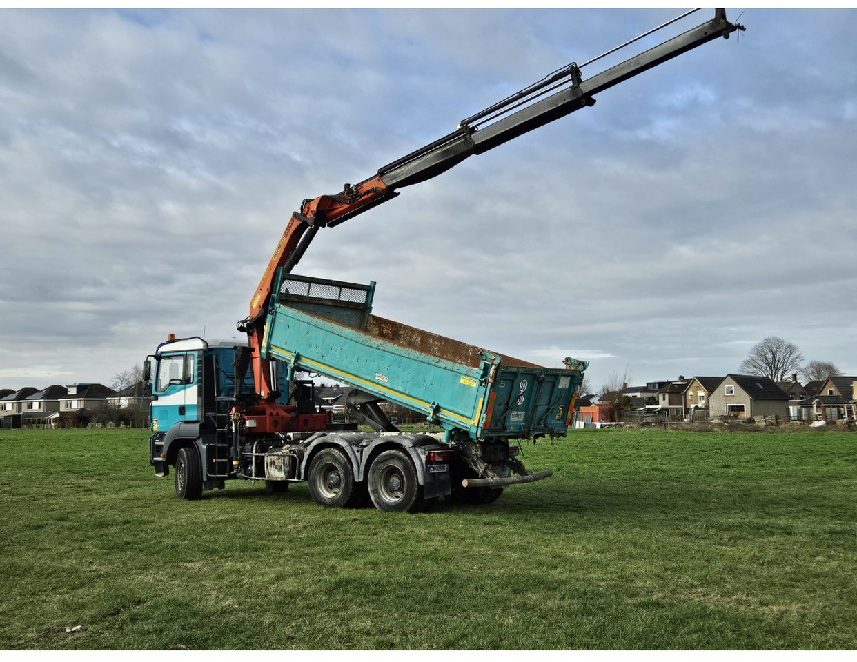 MAN TGA 33.360 TIPPER 3 SIDE CRANE PALFINGER 16502 *REMOTE CONTROL - Istovarivač: slika 4 MAN TGA 33.360 TIPPER 3 SIDE CRANE PALFINGER 16502 *REMOTE CONTROL - Istovarivač: slika 4