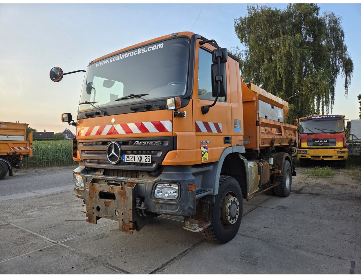 MERCEDES ACTROS 1836 4X4 TIPPER possible to buy with salt spreader - Istovarivač: slika 1 MERCEDES ACTROS 1836 4X4 TIPPER possible to buy with salt spreader - Istovarivač: slika 1