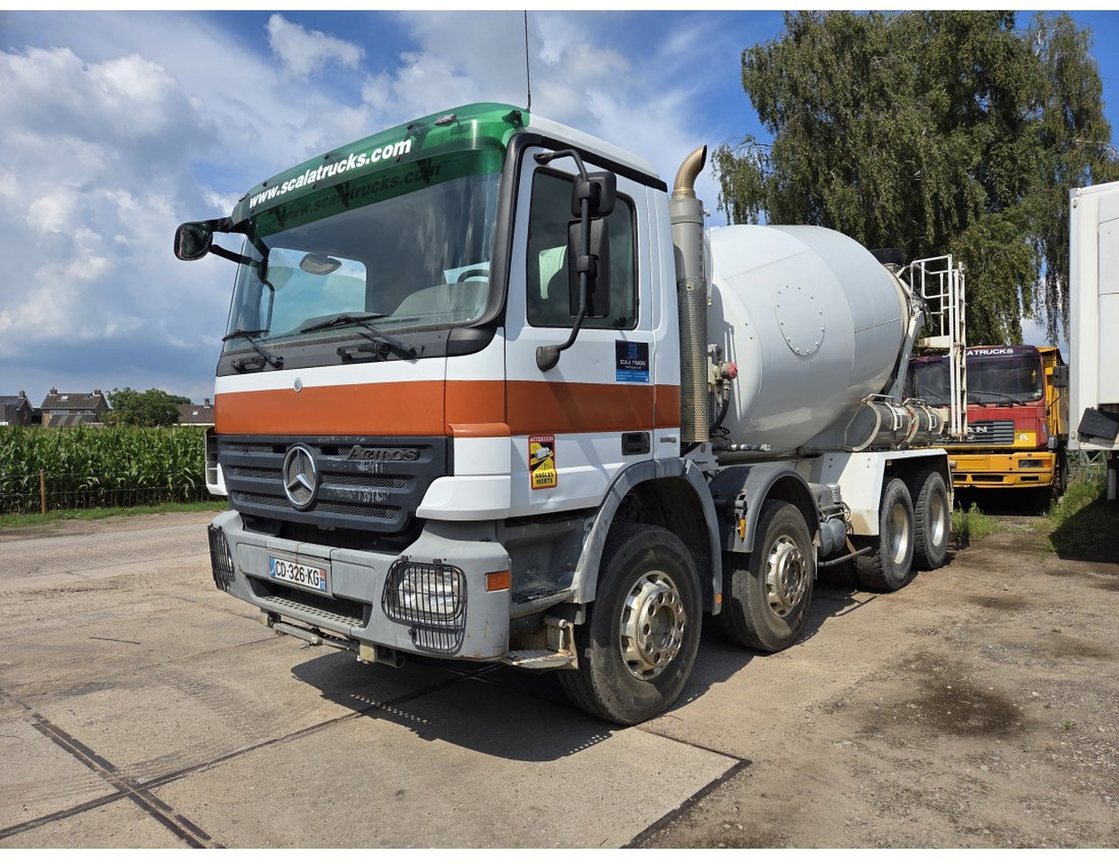 Mercedes 3241 concrete mixer truck 8x4 9m3 - Mikser za beton: slika 1 Mercedes 3241 concrete mixer truck 8x4 9m3 - Mikser za beton: slika 1