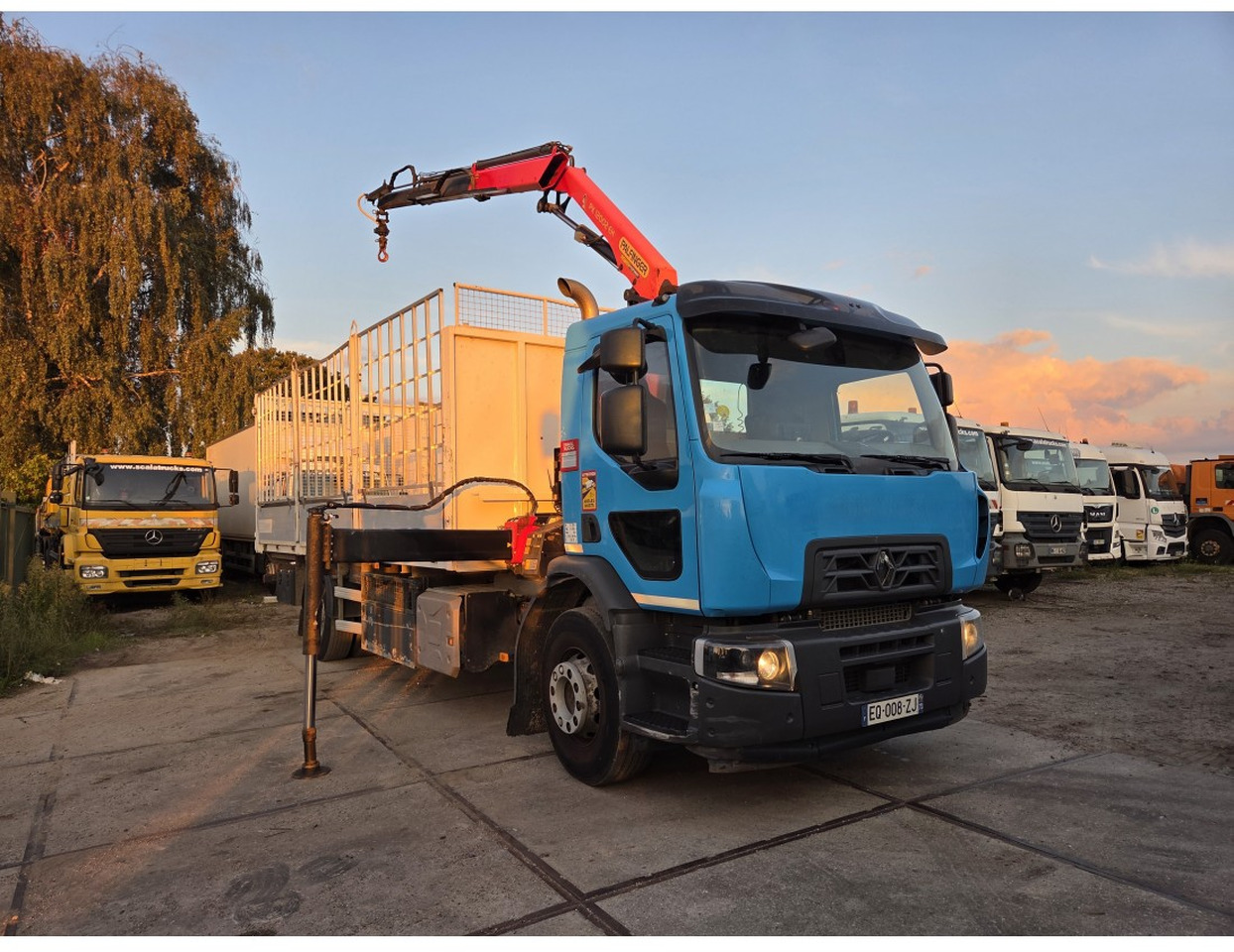 Renault C 280 4X2 Palfinger PK12002 EH Kran Crane Remote Control Automat flatbed truck - Kamion sa tovarnim sandukom, Kamion sa dizalicom: slika 4 Renault C 280 4X2 Palfinger PK12002 EH Kran Crane Remote Control Automat flatbed truck - Kamion sa tovarnim sandukom, Kamion sa dizalicom: slika 4