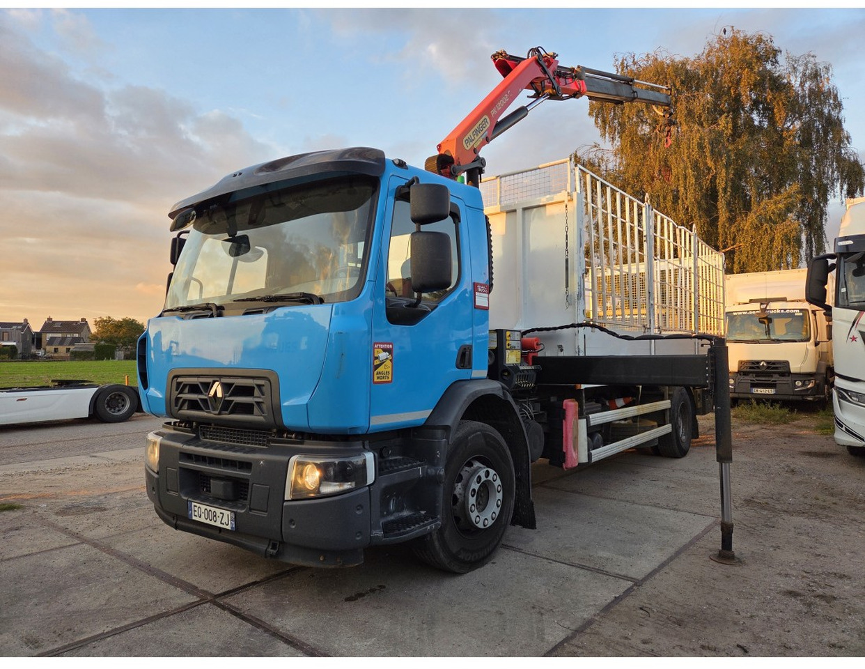 Renault C 280 4X2 Palfinger PK12002 EH Kran Crane Remote Control Automat flatbed truck - Kamion sa tovarnim sandukom, Kamion sa dizalicom: slika 1 Renault C 280 4X2 Palfinger PK12002 EH Kran Crane Remote Control Automat flatbed truck - Kamion sa tovarnim sandukom, Kamion sa dizalicom: slika 1