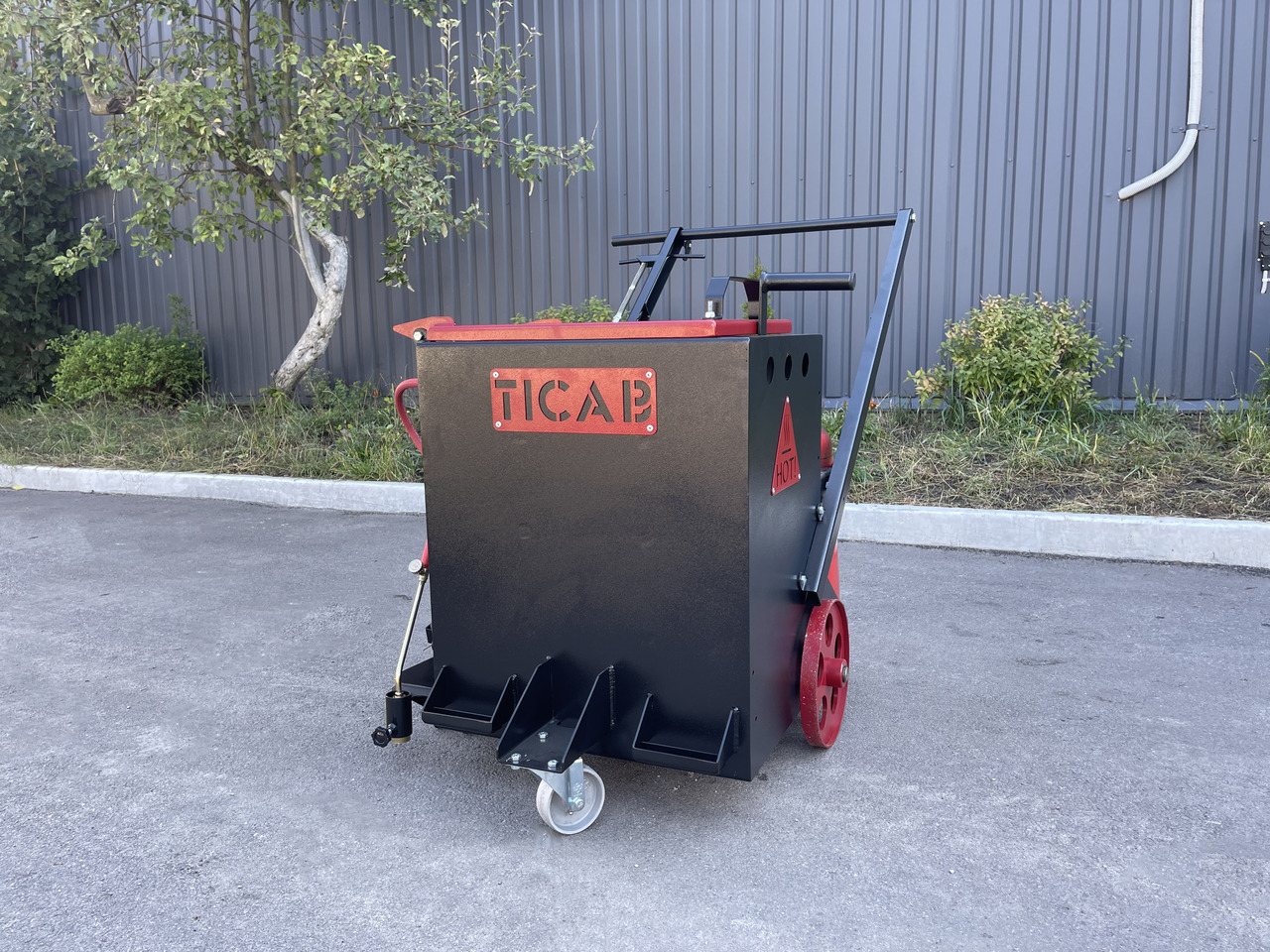 TICAB Manufacturer, Mini Crack Sealing Machine , Hand Push Crack Fill Machine - Prskalica bitu-emulzije: slika 2 TICAB Manufacturer, Mini Crack Sealing Machine , Hand Push Crack Fill Machine - Prskalica bitu-emulzije: slika 2