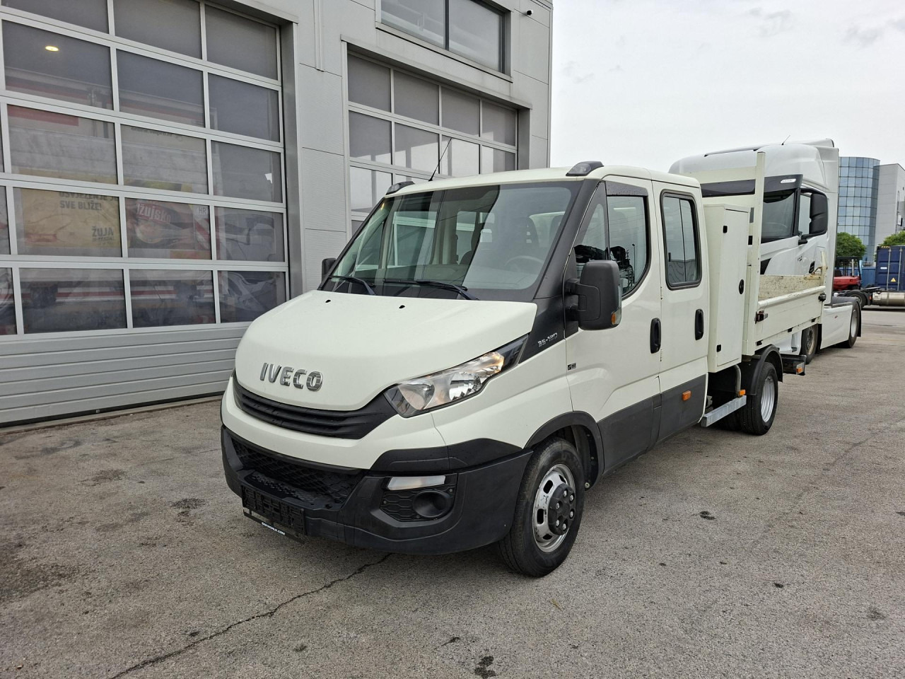 IVECO Daily 35C12D - Dostavno vozilo istovarivač, Dostavno vozilo sa duplom kabinom: slika 1 IVECO Daily 35C12D - Dostavno vozilo istovarivač, Dostavno vozilo sa duplom kabinom: slika 1