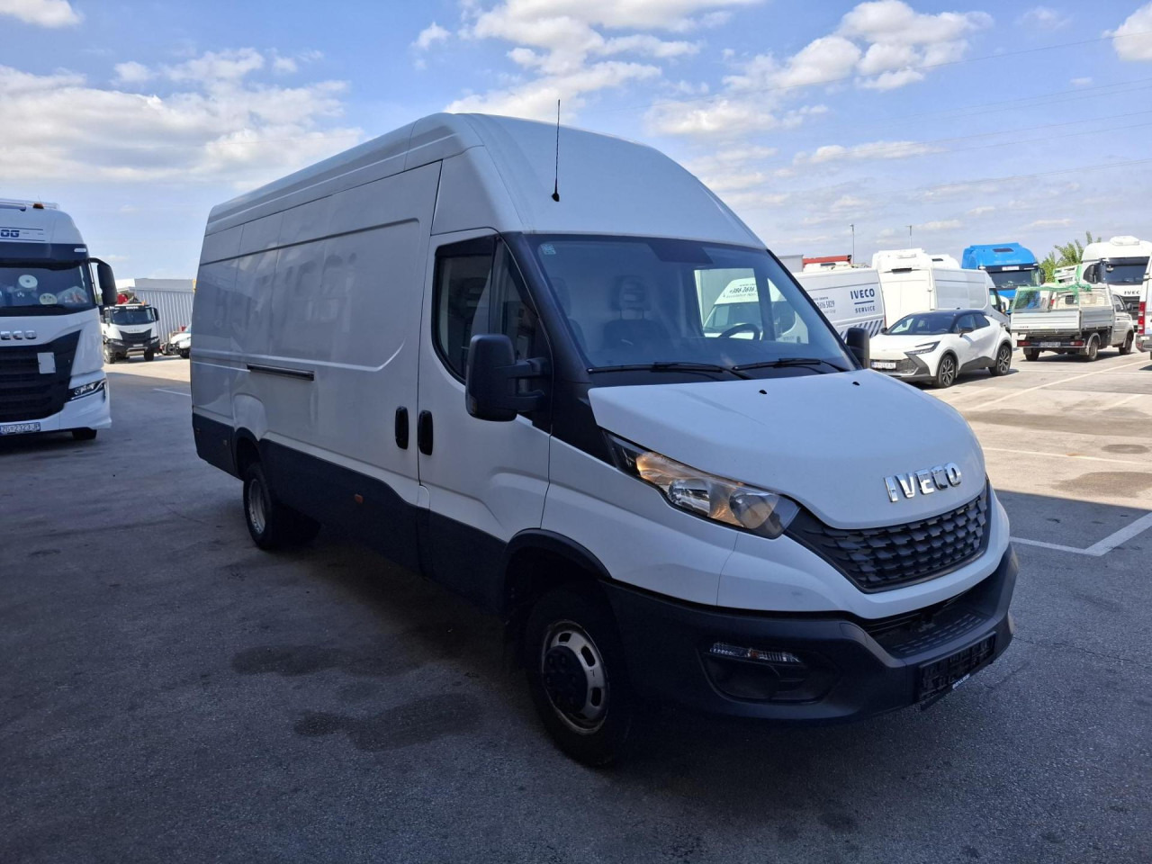 IVECO Daily 35C16V - Putnički kombi: slika 2 IVECO Daily 35C16V - Putnički kombi: slika 2