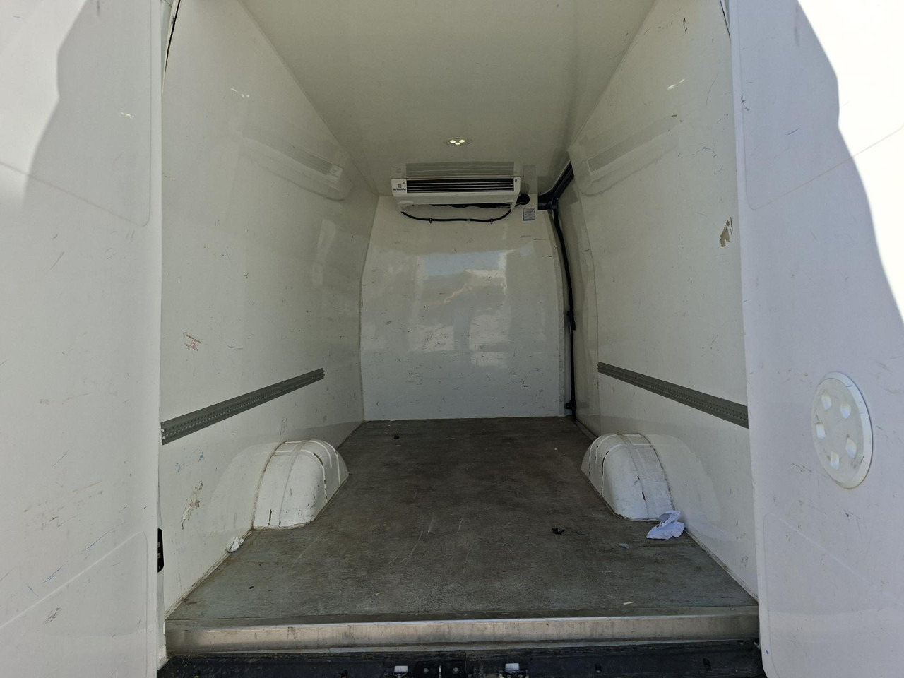 IVECO Daily 35S14V - Dostavno vozilo hladnjača: slika 5 IVECO Daily 35S14V - Dostavno vozilo hladnjača: slika 5