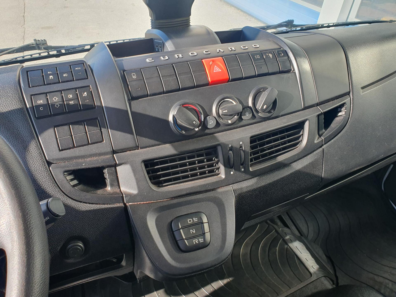 IVECO Eurocargo ML160E25 - Hladnjača: slika 4 IVECO Eurocargo ML160E25 - Hladnjača: slika 4