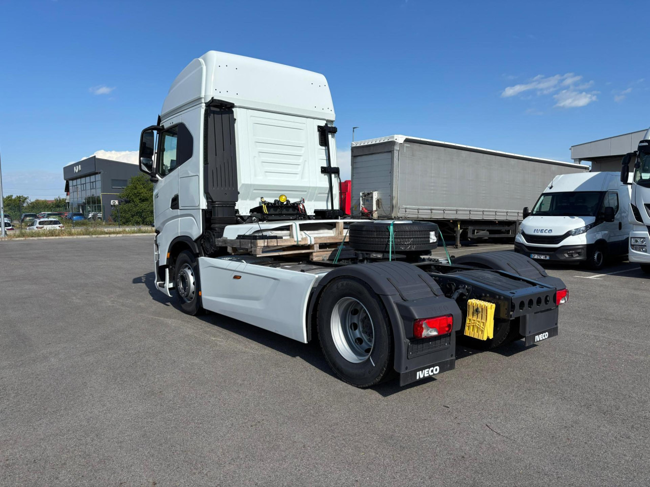 IVECO S-Way AS440S49T/P - Tegljač: slika 3 IVECO S-Way AS440S49T/P - Tegljač: slika 3