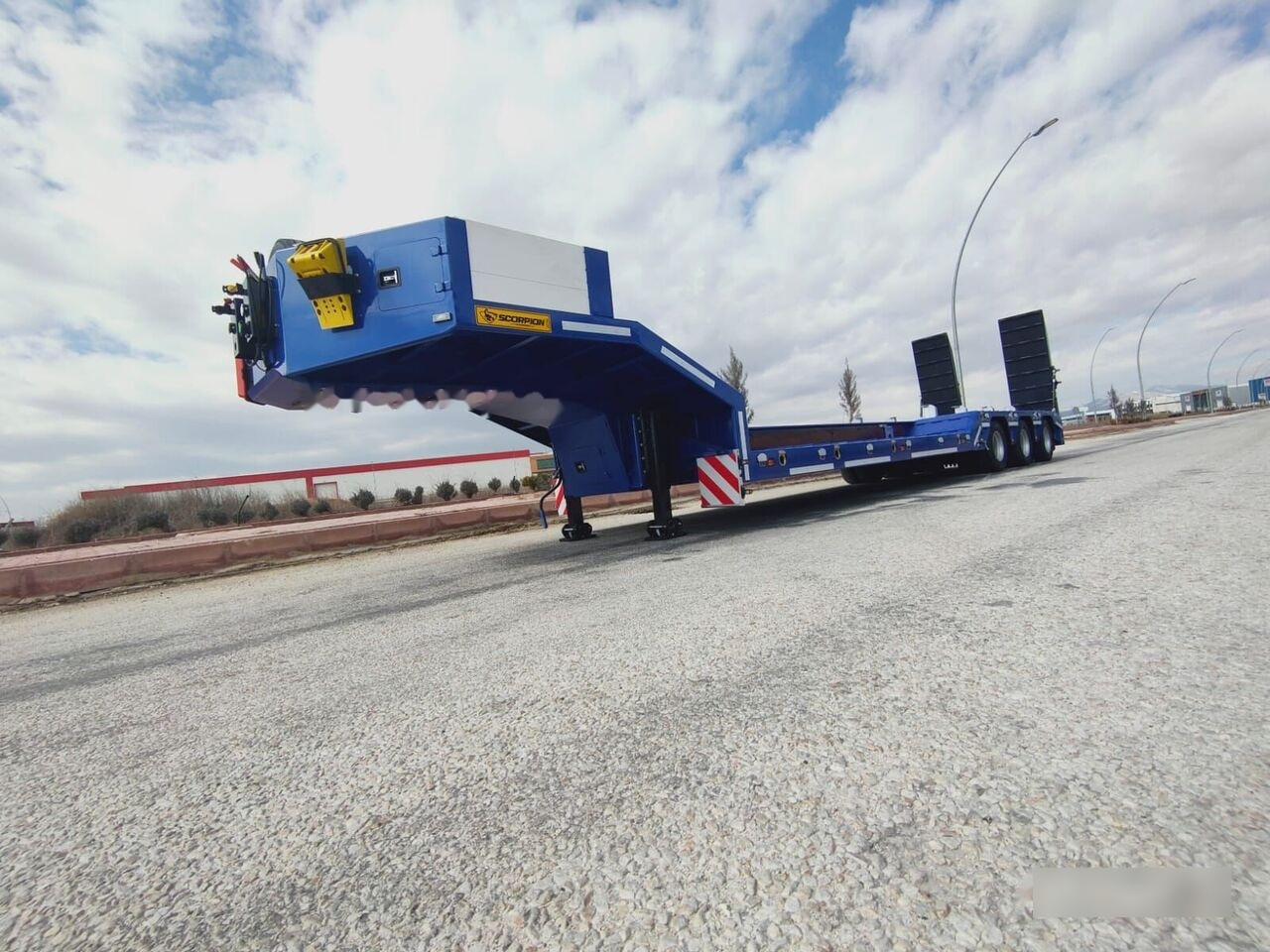 Scorpion Trailer SCORPION TRAILER 3 AXLE LOWBED SEMI TRAILER (CUSTOMIZED) - Niska poluprikolica za prevoz: slika 5 Scorpion Trailer SCORPION TRAILER 3 AXLE LOWBED SEMI TRAILER (CUSTOMIZED) - Niska poluprikolica za prevoz: slika 5