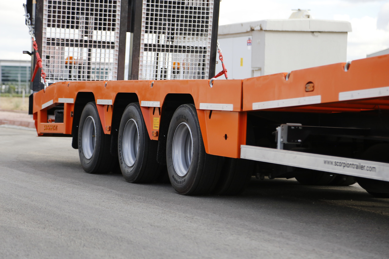 Scorpion Trailer SCORPION TRAILER 3 AXLE LOWBED SEMI TRAILER (CUSTOMIZED) - Niska poluprikolica za prevoz: slika 4 Scorpion Trailer SCORPION TRAILER 3 AXLE LOWBED SEMI TRAILER (CUSTOMIZED) - Niska poluprikolica za prevoz: slika 4