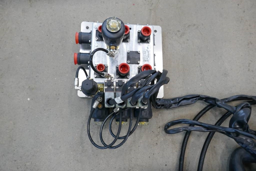 Volvo 8900 - Kabina za Kamion: slika 3 Volvo 8900 - Kabina za Kamion: slika 3