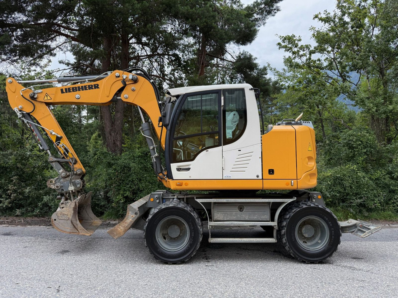 Liebherr A910 Compact Litronic,4 Schaufeln,Schnellwechsle - Bager točkaš: slika 1 Liebherr A910 Compact Litronic,4 Schaufeln,Schnellwechsle - Bager točkaš: slika 1