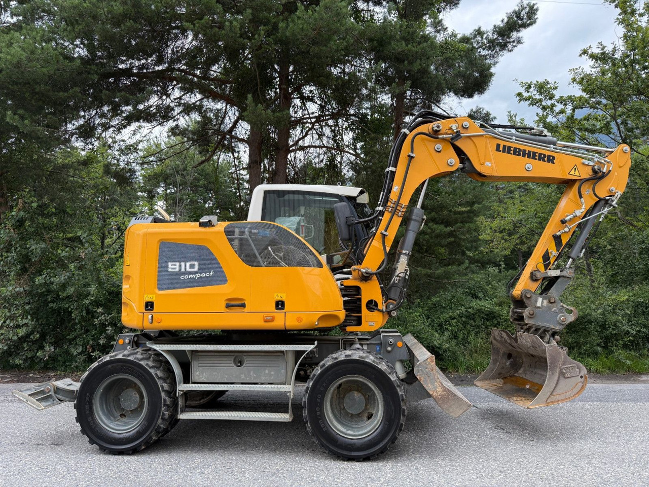Liebherr A910 Compact Litronic,4 Schaufeln,Schnellwechsle - Bager točkaš: slika 2 Liebherr A910 Compact Litronic,4 Schaufeln,Schnellwechsle - Bager točkaš: slika 2