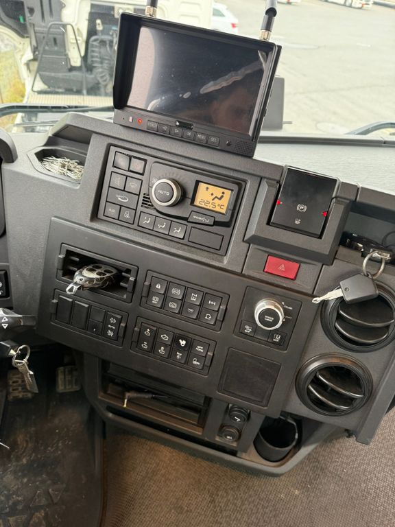 Renault C460 4x2, Euro 6,ADR,Diesel Benzin,Rohr Anhaeger  Renault C460 4x2, Euro 6,ADR,Diesel Benzin,Rohr Anhaeger: slika 11