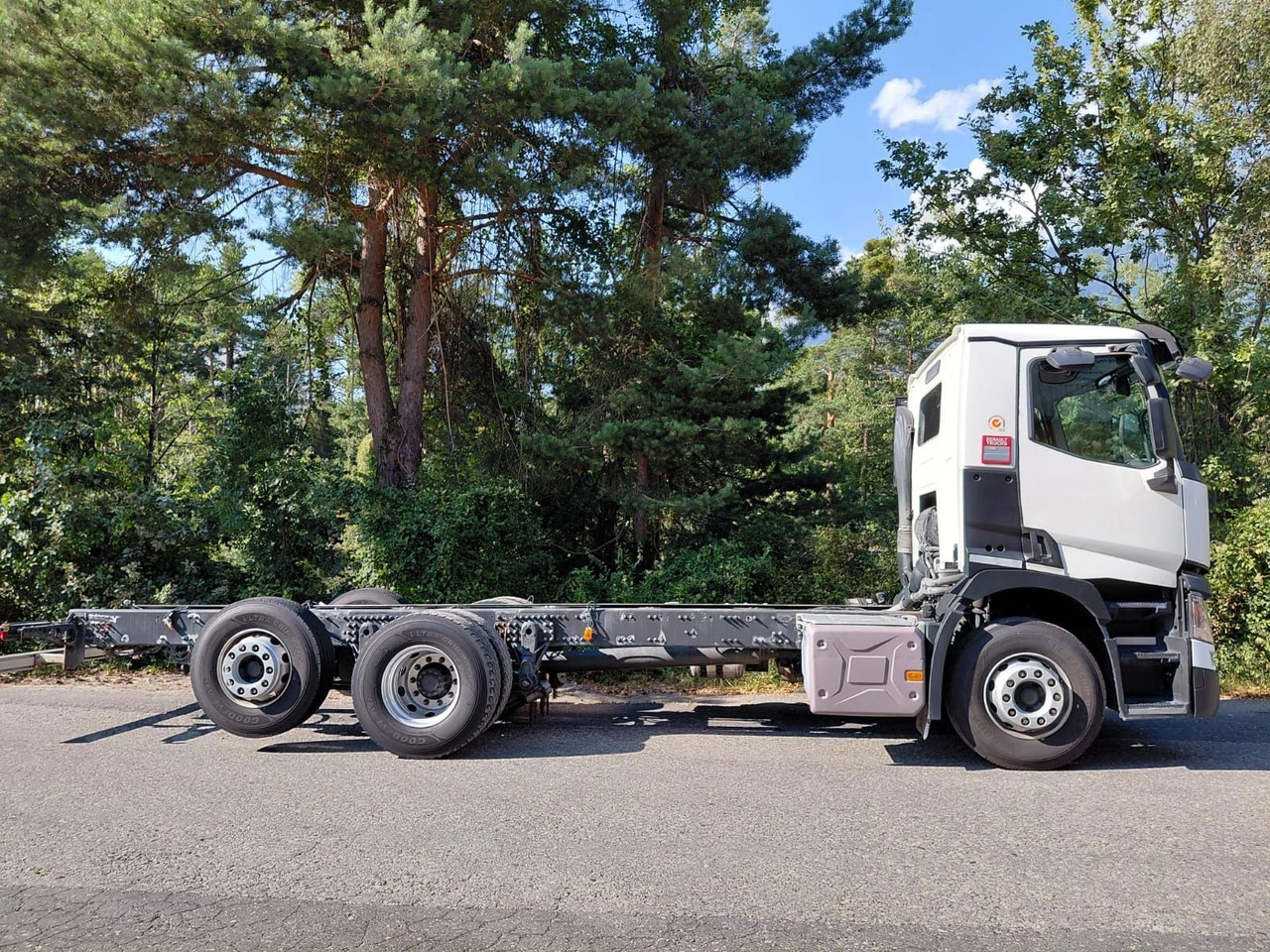 Renault T460 6x2, E6, Fahrgestell - Kamion sa golom šasijom i zatvorenom kabinom: slika 5 Renault T460 6x2, E6, Fahrgestell - Kamion sa golom šasijom i zatvorenom kabinom: slika 5