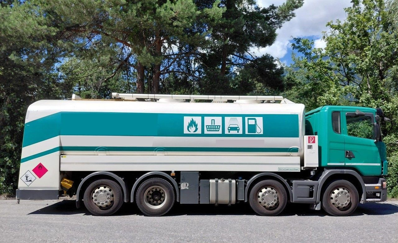 Scania G440 8x2, E5, Schwingenschloegel, 2 Kammern, ADR - Kamion cisterna: slika 3 Scania G440 8x2, E5, Schwingenschloegel, 2 Kammern, ADR - Kamion cisterna: slika 3