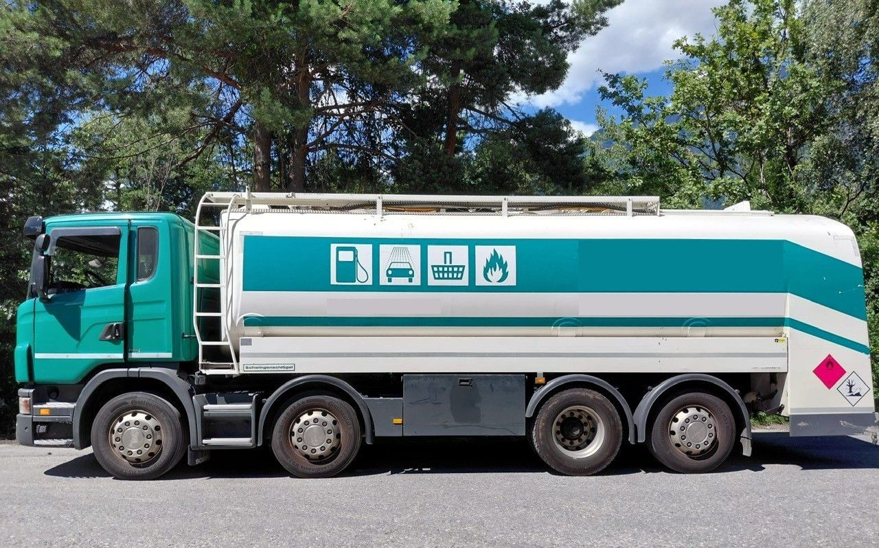 Scania G440 8x2, E5, Schwingenschloegel, 2 Kammern, ADR - Kamion cisterna: slika 4 Scania G440 8x2, E5, Schwingenschloegel, 2 Kammern, ADR - Kamion cisterna: slika 4